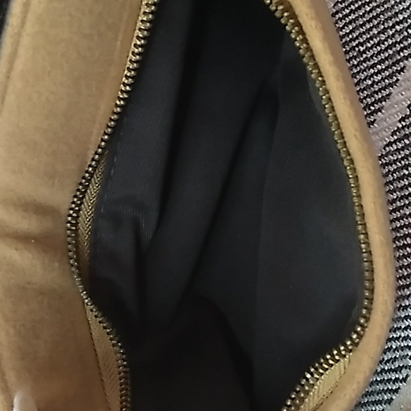 Wool & cashmere Mercedes Benz purse by Anne Bowen in Tan & dark brown leather. - Picture 9 of 13